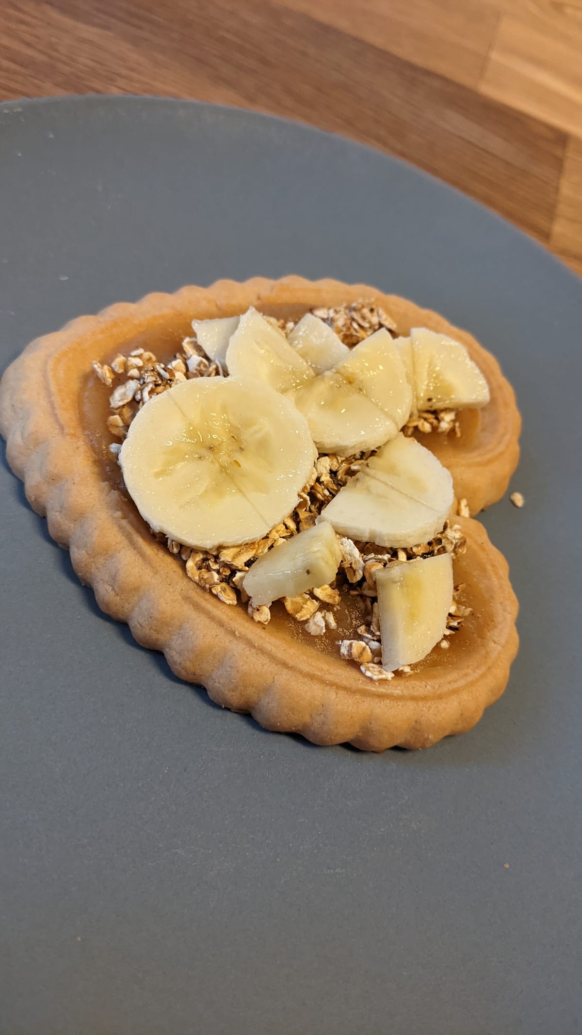 Schnelle Tarteletts mit Haferflocken und Apfel